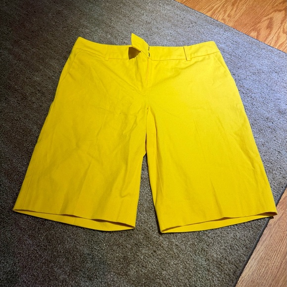 Women’s Doncaster shorts yellow size 10.           Box 4 - Picture 1 of 4